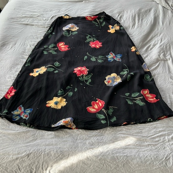 Limited Dresses & Skirts - Vintage Limited 100% Silk Floral Print/Black Skirt